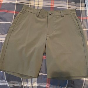 Gray vineyard vines shorts